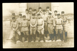 Carte Photo Militaire Soldats Du 19eme Regiment D ' Artillerie Nimes  ( Format 9cm X 14cm ) - Regimente