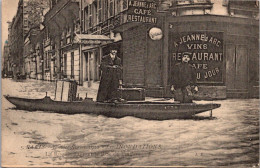 20737 Cpa Paris - Crue 1910 -  La Rue De Lille - Inondations De 1910