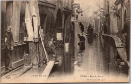 20738 Cpa Paris - Crue 1910 -  Rue De Bièvre - Alluvioni Del 1910