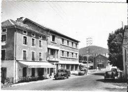 ST-HOSTIEN - Alt 830m. Auberge Du Meygal Et La Poste - Autres & Non Classés