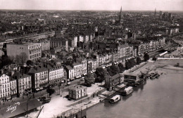 NANTES 44  Vue Panoramique ( Bateaux )    (21601 ) - Nantes