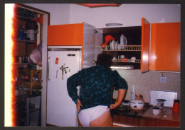 Women Girl In The Kitchen Show Ass Pants Old Photo 13x9 Cm #39821 - Personas Anónimos