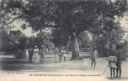 Sénégal - ZIGUINCHOR Casamance - La Place Du Village De Boucotte - Ed. Mme Sémont 22 - Senegal