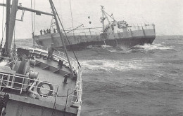 TRISTAN DA CUNHA - Seamanship M. V. Tristania II Taking M. V. Melodie In Tow, 200 Miles East - Publ. Roland Svensson (Ye - Sainte-Hélène