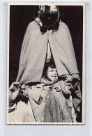 Algérie - Dans Les Aurès - Mère Et Sa Fille - CARTE PHOTO Format Carte Postale - Ed. Inconnu  - Frauen