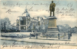 Crefeld - Bismarck-Denkmal Und Kreishaus Im Winter - Krefeld