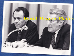 Photo D'un Rassemblement Politique à Identifier - Michel ROCARD & Roger LERAY - Vers 1985 - Ministre Homme Franc Maçon - Personalidades Famosas