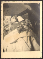 Funeral Dead Man In A Coffin Post Mortem Old Photo 12x9 Cm #40325 - Personas Anónimos