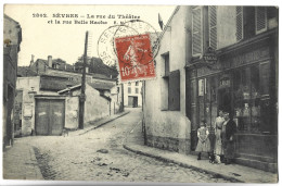 SEVRES - La Rue Du Théâtre Et La Rue Belle Hache - Sevres