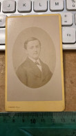 REAL PHOTO CDV VERS 1870 SAINT QUENTIN AISNE 02 - PORTRAIT DE JEUNE GARCON - Old (before 1900)