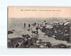 ROSCOFF : Vue Sur L'Ile De Batz, Scène De Pêche - état - Roscoff