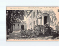 LA REOLE : A La Maison Claire ""Cuba"", Sortie De La Chapelle - état - La Réole