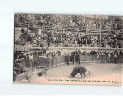 NIMES : Les Arènes Un Jour De Course Libre - Très Bon état - Nîmes