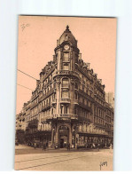 PARIS : Magasins F. Luce, Place Clichy - état - Squares