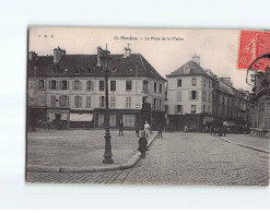 MEULAN : La Place De La Mairie - état - Meulan