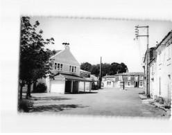 POIRE SUR VELLUIRE : Vue Intérieure Du Village - Très Bon état - Autres & Non Classés