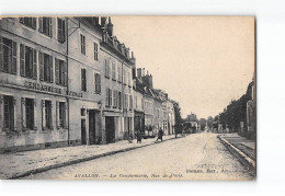 AVALLON - La Gendarmerie - Rue De Paris - Très Bon état - Avallon