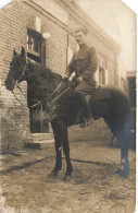 CPA à Identifier-Soldat-Cheval-Mauvaise état    L2910 - A Identifier