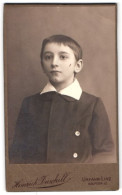 Fotografie Heinrich Duschill, Linz-Urfahr, Hauptstrasse 12, Portrait Halbwüchsiger Knabe In Modischer Kleidung  - Anonymous Persons