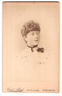 Fotografie Carl Ruf, Karlsruhe, Amalienstrasse 26, Portrait Junge Dame In Modischer Kleidung  - Anonymous Persons