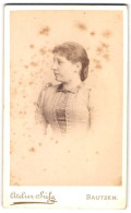 Fotografie Atelier Süss, Bautzen, Portrait Junge Dame Im Modischen Kleid  - Anonymous Persons