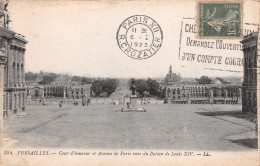 78-VERSAILLES LA COUR D HONNEUR ET AVENUE DE PARIS-N°T1171-A/0365 - Versailles (Schloß)