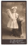Fotografie H. Strohmeyer, Thale /Harz, Poststr. 4, Portrait Kleines Mädchen Im Weissen Kleidchen Mit Schultüte  - Anonymous Persons