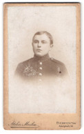 Fotografie Atelier Mertin, Biebrich A/Rh., Adolphstr. 16, Portrait Eines Jungen Soldaten  - Anonymous Persons