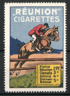 Reklamemarke Réunion Cigarettes, Jockey Mit Pferd Beim Hindernissreiten  - Vignetten (Erinnophilie)