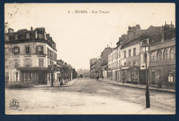 92. Sèvres. Rue Troyon. Charcuterie- Restaurant. 1933 - Sevres