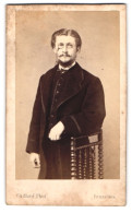 Fotografie Gaillard, Bruxelles, Rue Des Pripiers 36, Portrait Mann Im Samtenen Anzug Mit Zwickerbrille  - Anonymous Persons