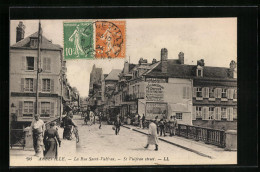 CPA Abbeville, La Rue Saint-Vulfran  - Abbeville