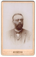 Fotografie Adolf Albert, Bodenbach A. E., Bahnhofstr. 85, Elegant Gekleideter Herr Mit Brille Und Vollbart  - Personnes Anonymes