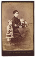 Fotografie A. Schultze, Belzig, Junge Dame Im Kleid Mit Zwei Kleinen Kindern  - Personnes Anonymes