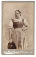 Fotografie Jos. Werkmeister, Traunstein, Junge Dame In Tracht Mit Hut  - Anonymous Persons