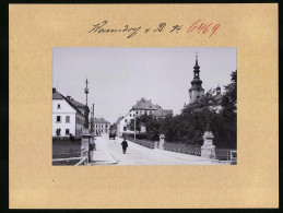 Fotografie Brück & Sohn Meissen, Ansicht Warnsdorf / Böhmen, Rathausstrasse Mit Brücke & Katholischer Kirche  - Orte
