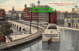 R347320 N. Y. Rochester. Canal Boats Going Over Aqueduct. Souvenir Post Card Com - World