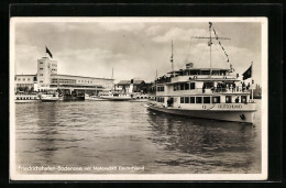 AK Friedrichshafen /Bodensee, Motorschiff Deutschland Verlässt Den Hafen  - Andere & Zonder Classificatie