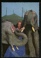 AK Frieda Krone-Sembach, Chefin Des Zirkus Krone Mit Lieblingselefanten  - Zirkus