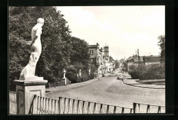 AK Neustrelitz, Blick In Die Gutenbergstrasse  - Neustrelitz