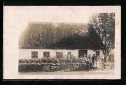 Foto-AK Stenderup /Sieverstedt, Familie Vor Ihrem Gehöft, 1910  - Andere & Zonder Classificatie