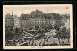 AK Cassel, Strassenbahn Auf Dem Königsplatz Mit Passanten  - Strassenbahnen