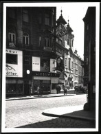 Fotografie Unbekannter Fotograf, Ansicht Wien, Windmühlgasse, Uhrmacher Liebewein & Pfarrkirche Z. Hl. Josef  - Lugares