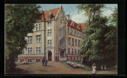 AK Coburg, Alexandrinenschule Mit Zwei Herren Und Schulmädchen  - Coburg