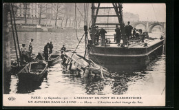 AK Paris, L'Accident Du Pont De L'Archevéche Un Autobus Dans La Seine 1911, L`Autobus Soulevé émerge Des Flots  - Buses & Coaches