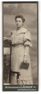 Fotografie C. Jungk, Sondershausen, Junge Frau Gertrud Brodmärkl Im Atelier, 1905  - Anonieme Personen