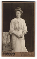 Fotografie Johannes Lüpke, Berlin, Portrait Junge Frau Maria Aus Gross Lichterfelde, 1906  - Anonieme Personen