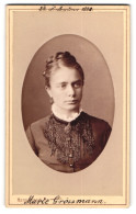Fotografie Hans Brand, Bayreuth, Rennweg 249, Junge Dame Marie Grossmann Im Kleid Mit Collier, 1880  - Personas Anónimos