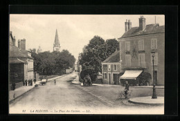 CPA La Flèche, La Place Des Carmes  - Autres & Non Classés