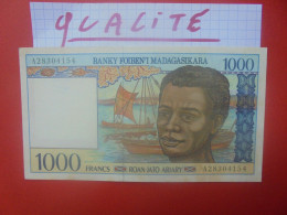 MADAGASCAR 1000 FRANCS ND (1994) Peu Circuler Presque Neuf  (B.33) - Madagaskar